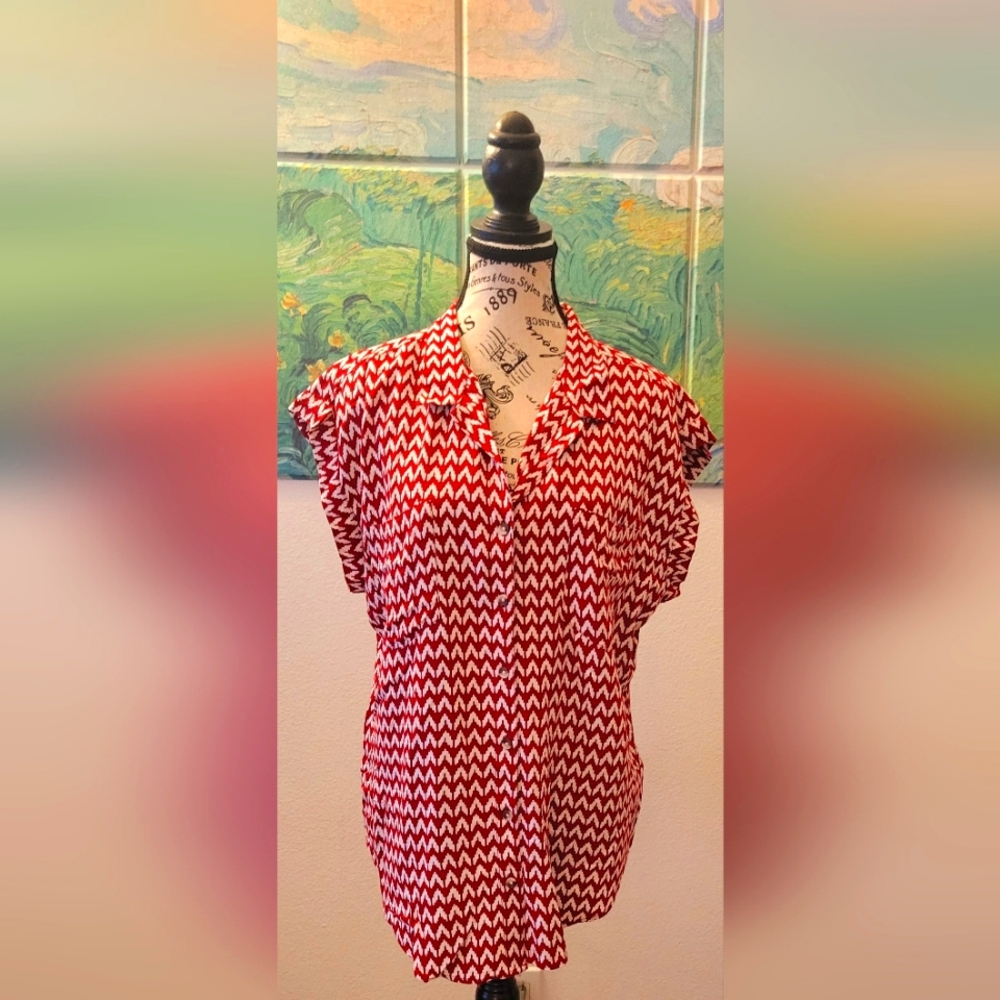 JACHS Girlfriend New York Short Sleeve Red and White Women's Blouse NWOT - L.